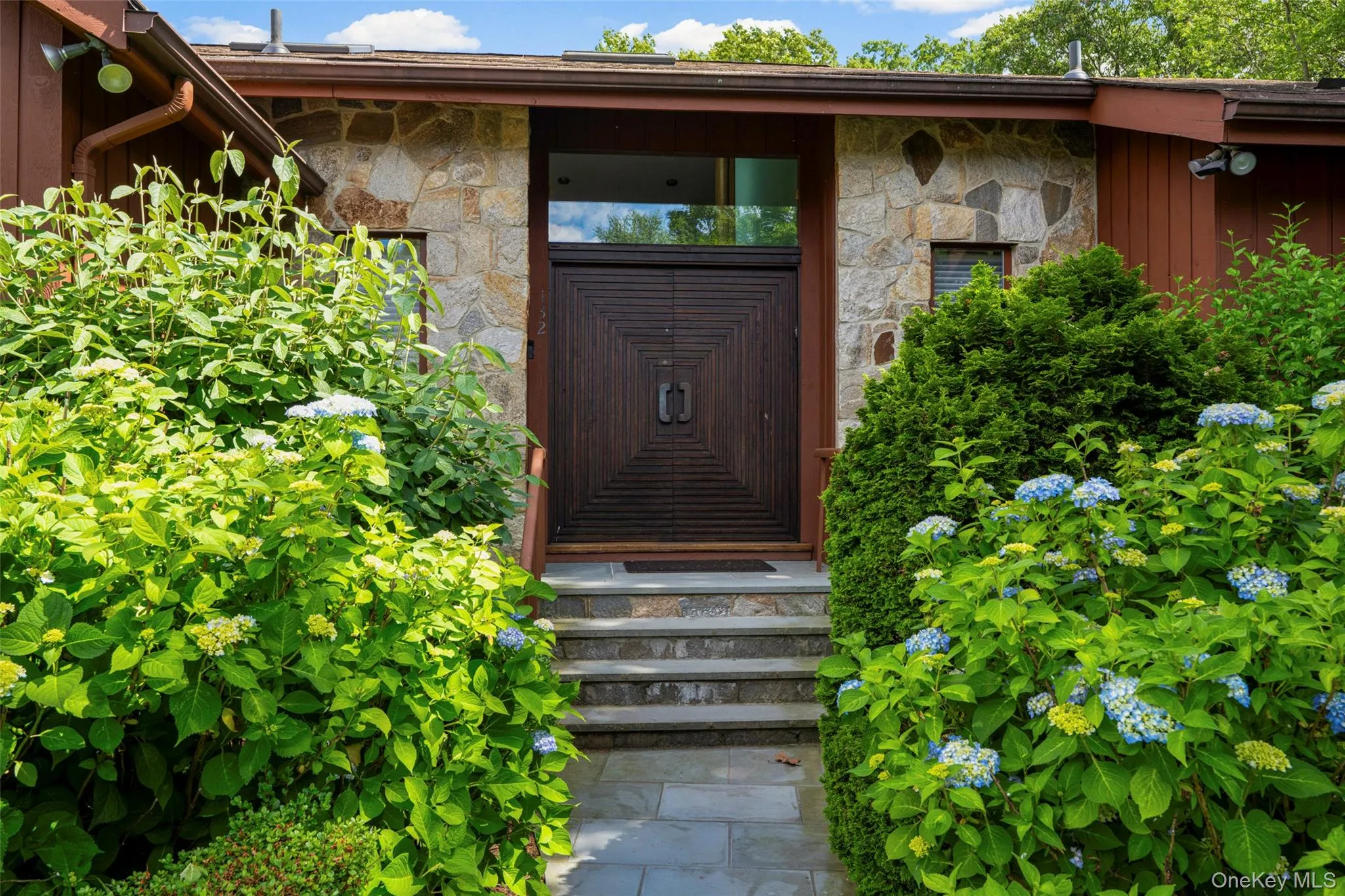 132 Barton Road, White Plains, NY, 3 Bedrooms Bedrooms, 6 Rooms Rooms,3 BathroomsBathrooms,Residential,For Rent,Barton,0,1019651 132 Barton Road, White Plains, NY, 3 Bedrooms Bedrooms, 6 Rooms Rooms,3 BathroomsBathrooms,Residential,For Rent,Barton,0,1019651