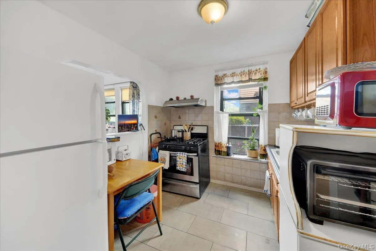 854 Intervale Avenue, New York, NY, 2 Bedrooms Bedrooms, 5 Rooms Rooms,1 BathroomBathrooms,Residential,For Rent,Intervale,0,1019658 854 Intervale Avenue, New York, NY, 2 Bedrooms Bedrooms, 5 Rooms Rooms,1 BathroomBathrooms,Residential,For Rent,Intervale,0,1019658