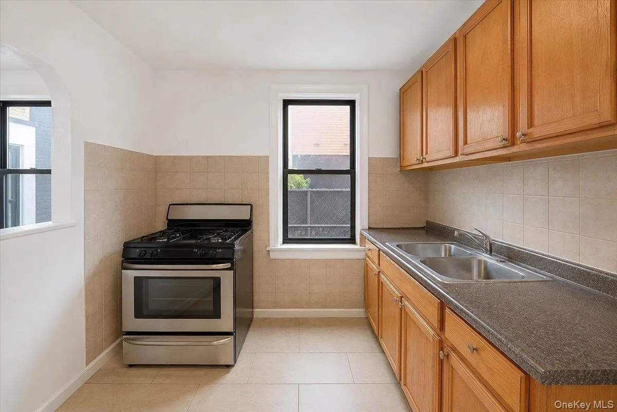 854 Intervale Avenue, New York, NY, 2 Bedrooms Bedrooms, 5 Rooms Rooms,1 BathroomBathrooms,Residential,For Rent,Intervale,0,1019658 854 Intervale Avenue, New York, NY, 2 Bedrooms Bedrooms, 5 Rooms Rooms,1 BathroomBathrooms,Residential,For Rent,Intervale,0,1019658
