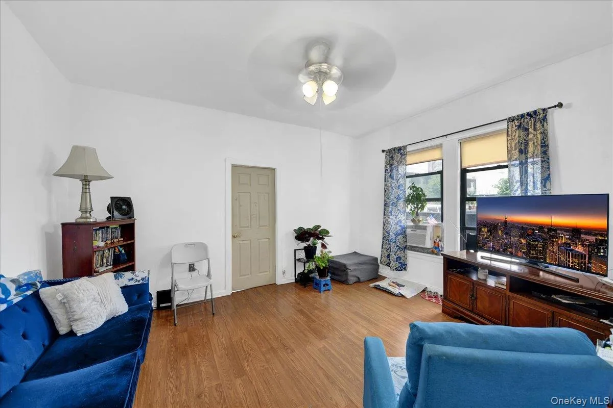 854 Intervale Avenue, New York, NY, 2 Bedrooms Bedrooms, 5 Rooms Rooms,1 BathroomBathrooms,Residential,For Rent,Intervale,0,1019658 854 Intervale Avenue, New York, NY, 2 Bedrooms Bedrooms, 5 Rooms Rooms,1 BathroomBathrooms,Residential,For Rent,Intervale,0,1019658