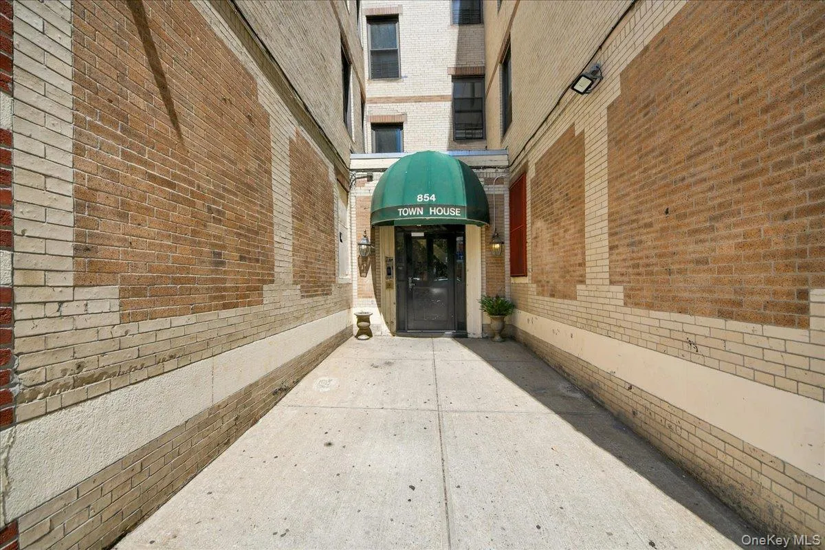 854 Intervale Avenue, New York, NY, 2 Bedrooms Bedrooms, 5 Rooms Rooms,1 BathroomBathrooms,Residential,For Rent,Intervale,0,1019658 854 Intervale Avenue, New York, NY, 2 Bedrooms Bedrooms, 5 Rooms Rooms,1 BathroomBathrooms,Residential,For Rent,Intervale,0,1019658