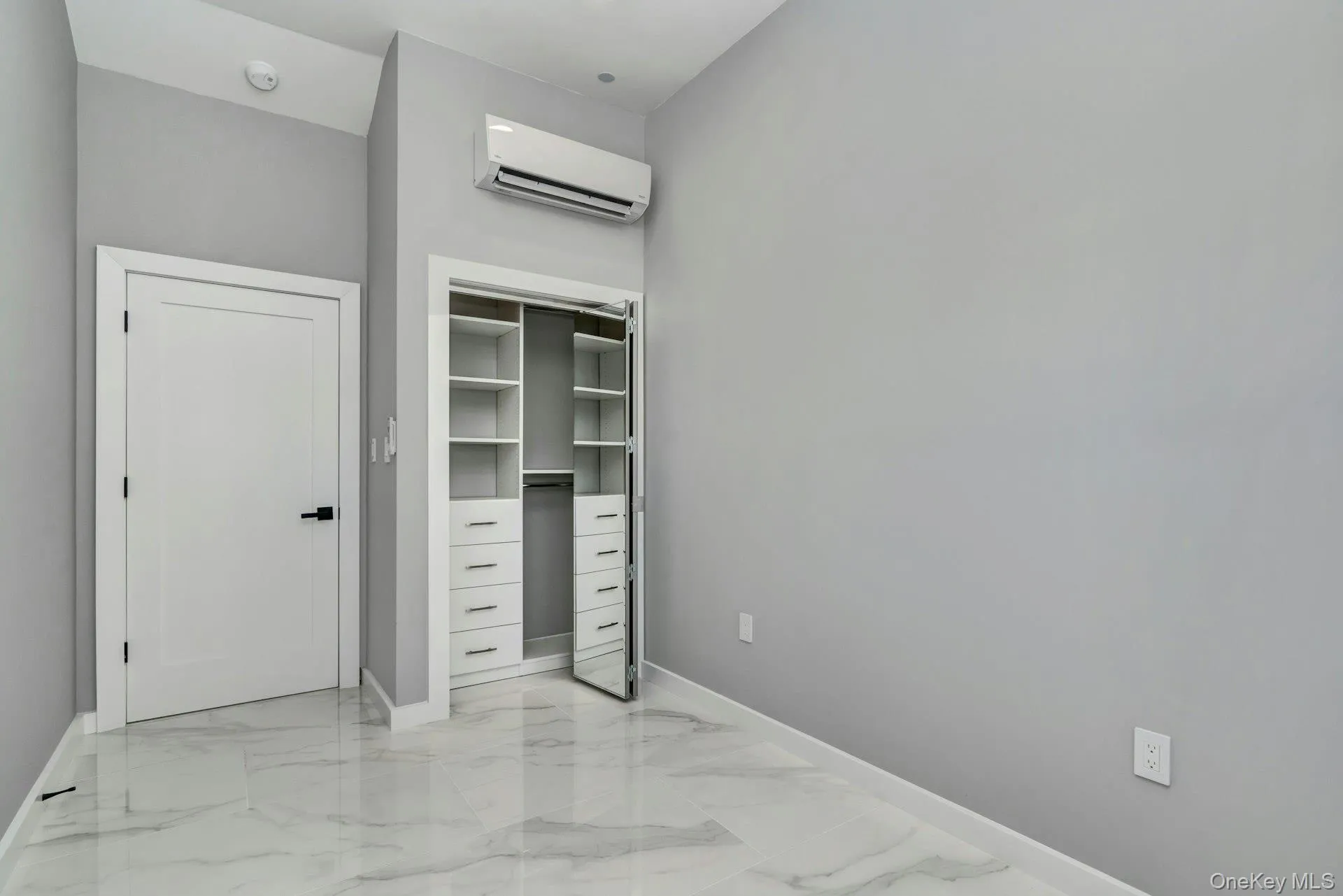 25 Miller Street, Glen Cove, NY, 2 Bedrooms Bedrooms, 4 Rooms Rooms,1 BathroomBathrooms,Residential Lease,For Rent,Miller,0,1019660 25 Miller Street, Glen Cove, NY, 2 Bedrooms Bedrooms, 4 Rooms Rooms,1 BathroomBathrooms,Residential Lease,For Rent,Miller,0,1019660