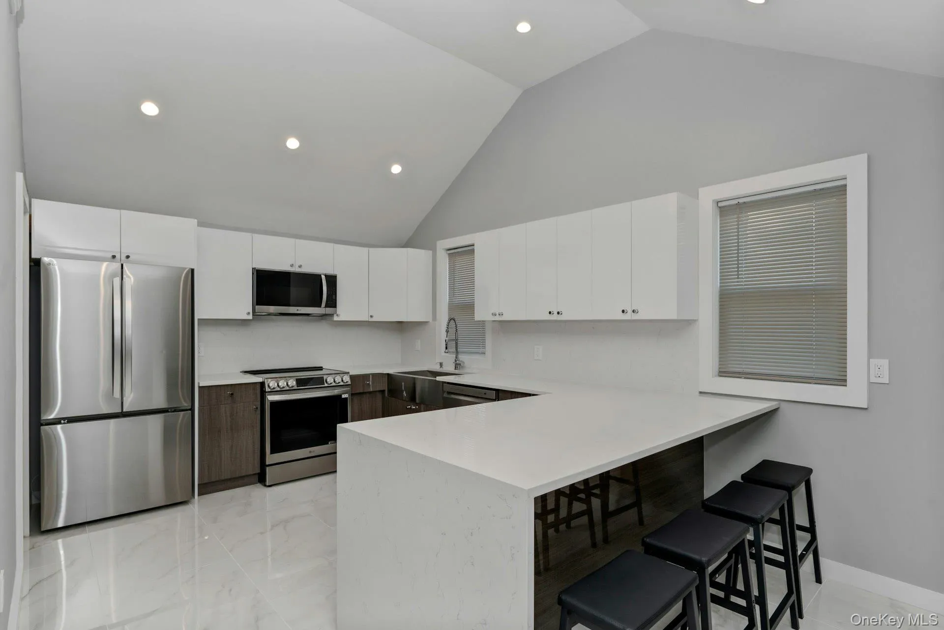 25 Miller Street, Glen Cove, NY, 2 Bedrooms Bedrooms, 4 Rooms Rooms,1 BathroomBathrooms,Residential Lease,For Rent,Miller,0,1019660 25 Miller Street, Glen Cove, NY, 2 Bedrooms Bedrooms, 4 Rooms Rooms,1 BathroomBathrooms,Residential Lease,For Rent,Miller,0,1019660