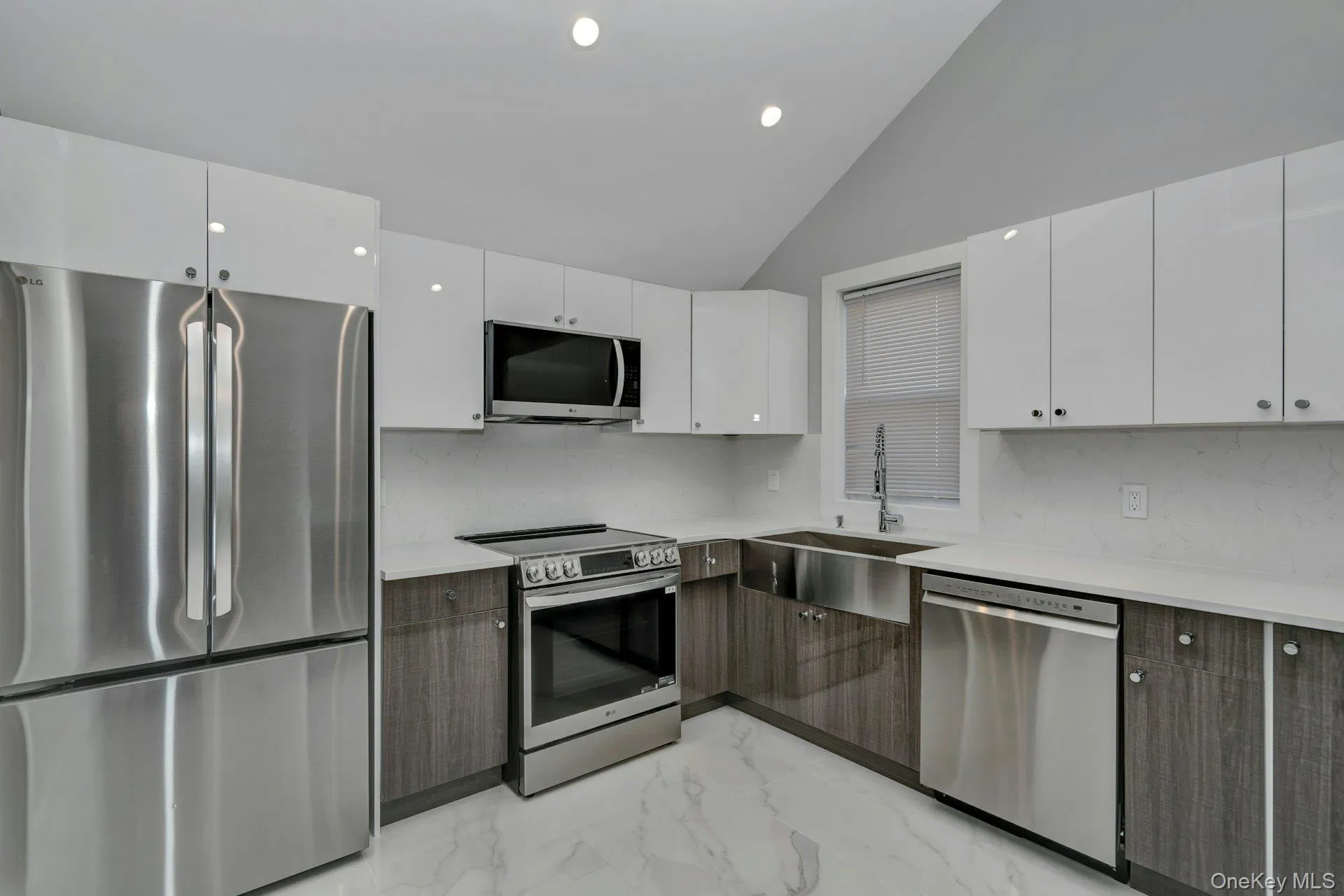25 Miller Street, Glen Cove, NY, 2 Bedrooms Bedrooms, 4 Rooms Rooms,1 BathroomBathrooms,Residential Lease,For Rent,Miller,0,1019660 25 Miller Street, Glen Cove, NY, 2 Bedrooms Bedrooms, 4 Rooms Rooms,1 BathroomBathrooms,Residential Lease,For Rent,Miller,0,1019660