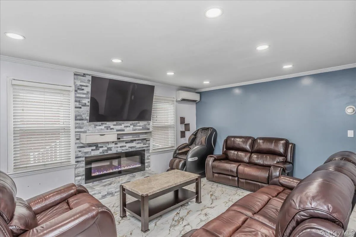 120 10th Street, North Hempstead, NY, 5 Bedrooms Bedrooms, 8 Rooms Rooms,2 BathroomsBathrooms,Residential,For Rent,10th,0,1019666 120 10th Street, North Hempstead, NY, 5 Bedrooms Bedrooms, 8 Rooms Rooms,2 BathroomsBathrooms,Residential,For Rent,10th,0,1019666