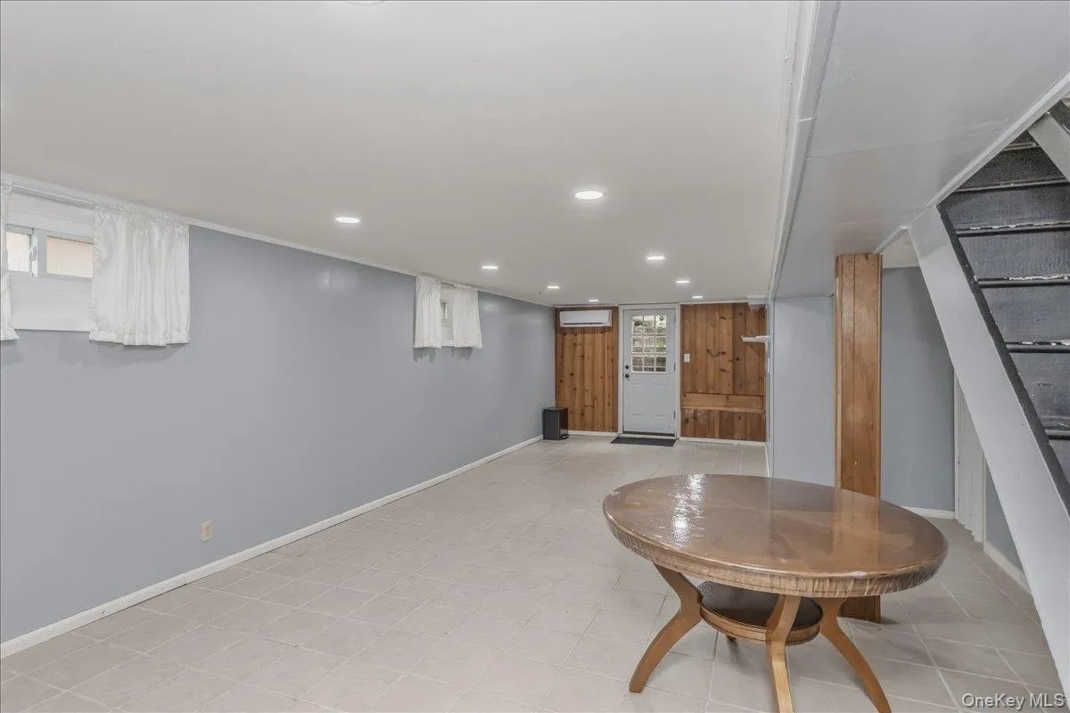 120 10th Street, North Hempstead, NY, 5 Bedrooms Bedrooms, 8 Rooms Rooms,2 BathroomsBathrooms,Residential,For Rent,10th,0,1019666 120 10th Street, North Hempstead, NY, 5 Bedrooms Bedrooms, 8 Rooms Rooms,2 BathroomsBathrooms,Residential,For Rent,10th,0,1019666