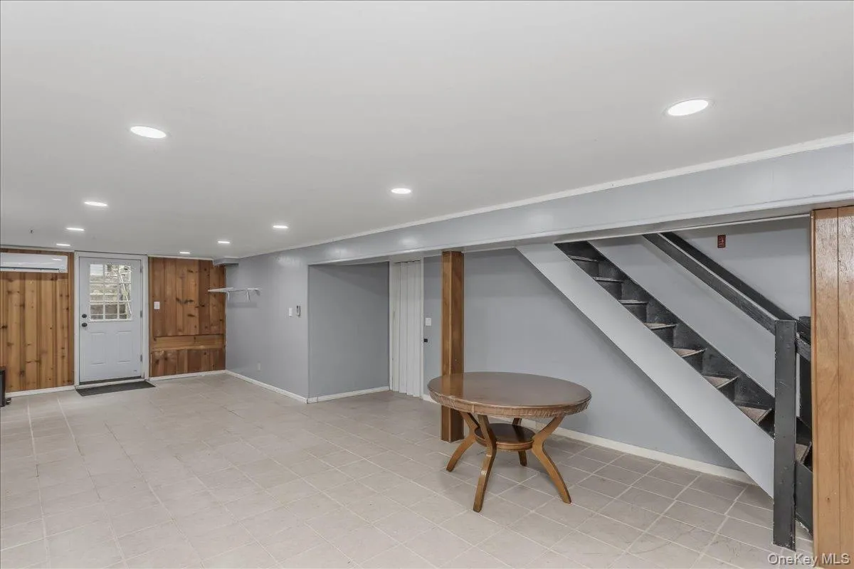 120 10th Street, North Hempstead, NY, 5 Bedrooms Bedrooms, 8 Rooms Rooms,2 BathroomsBathrooms,Residential,For Rent,10th,0,1019666 120 10th Street, North Hempstead, NY, 5 Bedrooms Bedrooms, 8 Rooms Rooms,2 BathroomsBathrooms,Residential,For Rent,10th,0,1019666