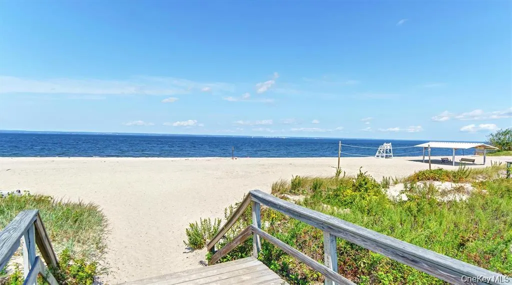 19 7th Street, Oyster Bay, NY, 3 Bedrooms Bedrooms, 5 Rooms Rooms,1 BathroomBathrooms,Residential Lease,For Rent,7th,0,1019673 19 7th Street, Oyster Bay, NY, 3 Bedrooms Bedrooms, 5 Rooms Rooms,1 BathroomBathrooms,Residential Lease,For Rent,7th,0,1019673