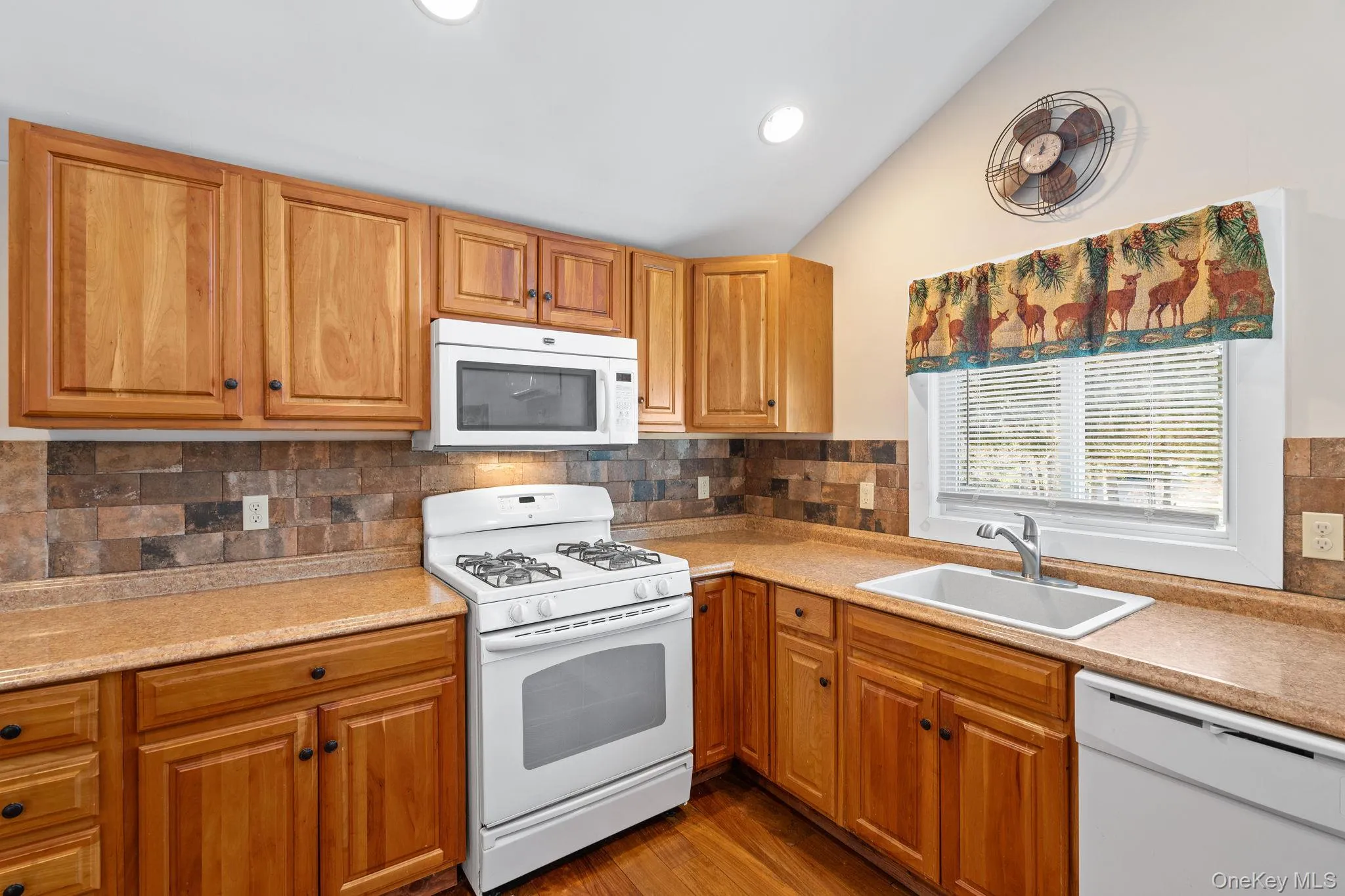 640 Debruce Road, Rockland, NY, 2 Bedrooms Bedrooms, 5 Rooms Rooms,1 BathroomBathrooms,Residential,For Rent,Debruce,0,1019677 640 Debruce Road, Rockland, NY, 2 Bedrooms Bedrooms, 5 Rooms Rooms,1 BathroomBathrooms,Residential,For Rent,Debruce,0,1019677