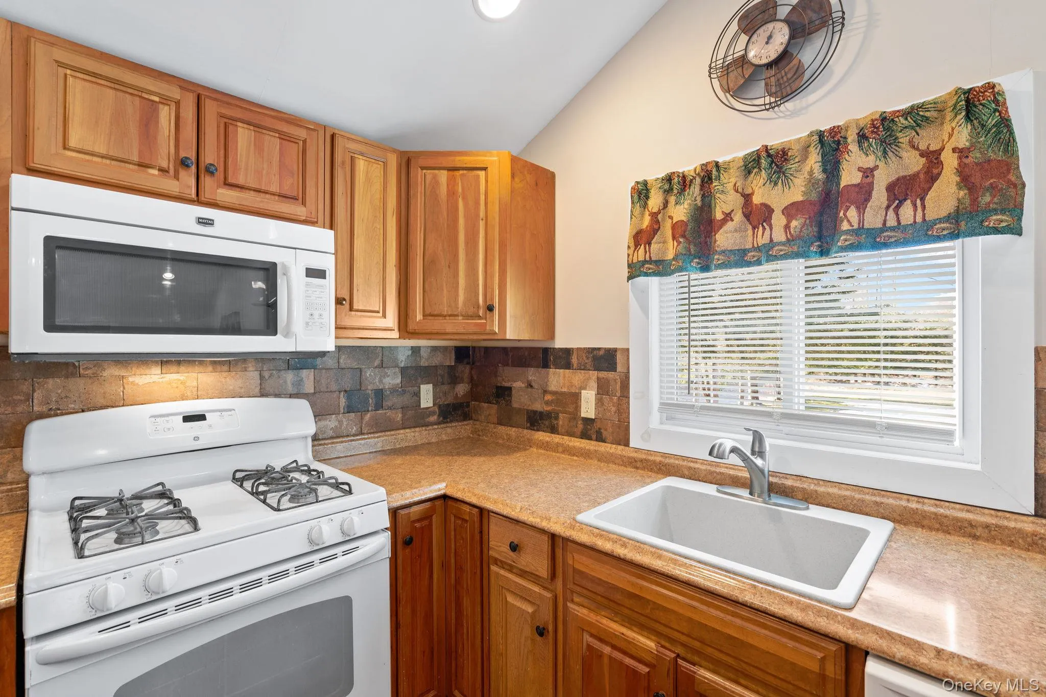 640 Debruce Road, Rockland, NY, 2 Bedrooms Bedrooms, 5 Rooms Rooms,1 BathroomBathrooms,Residential,For Rent,Debruce,0,1019677 640 Debruce Road, Rockland, NY, 2 Bedrooms Bedrooms, 5 Rooms Rooms,1 BathroomBathrooms,Residential,For Rent,Debruce,0,1019677