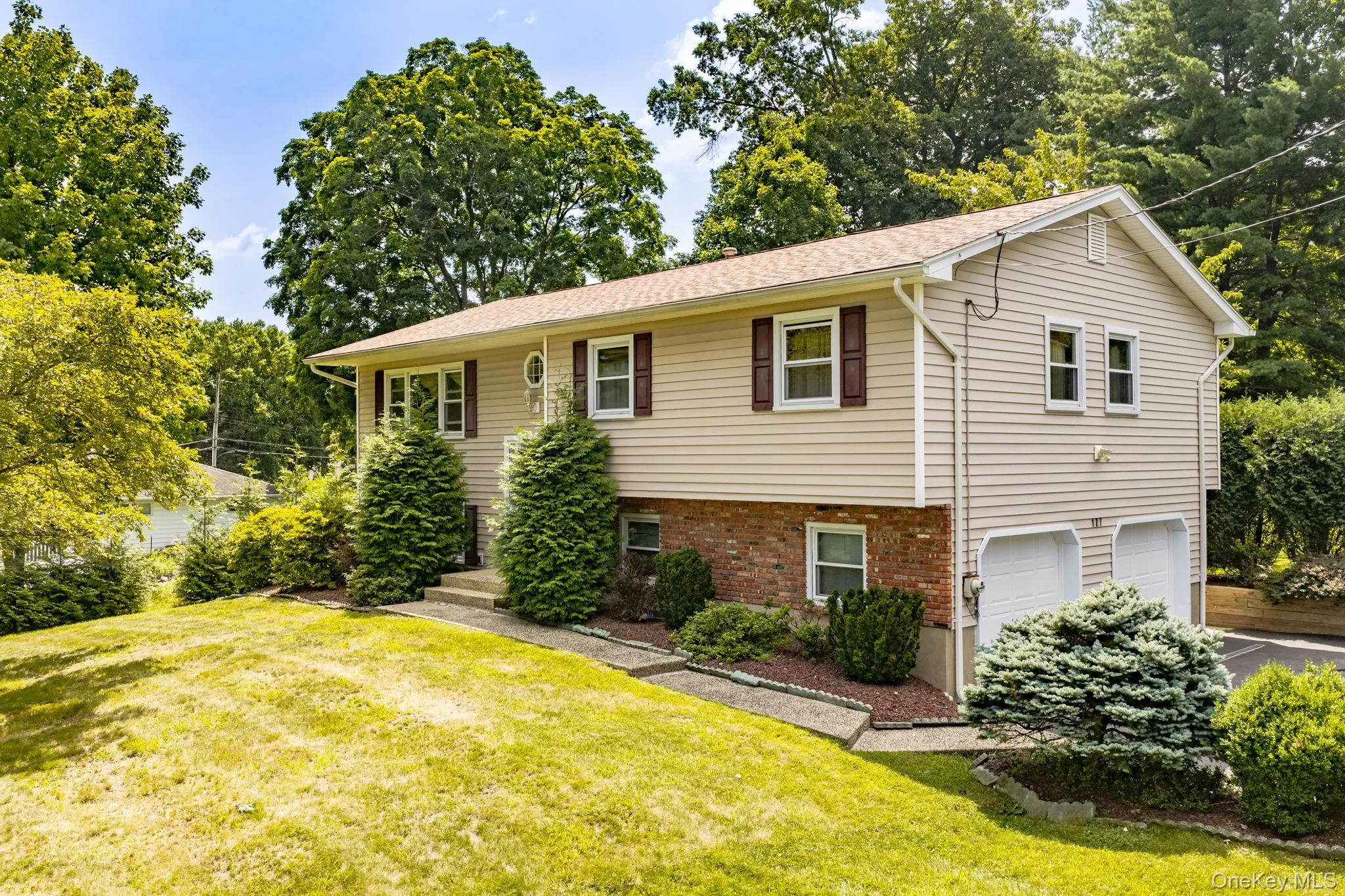 177 New Hempstead Road, Clarkstown, NY, 4 Bedrooms Bedrooms, 8 Rooms Rooms,2 BathroomsBathrooms,Residential,For Rent,New Hempstead,0,1019678 177 New Hempstead Road, Clarkstown, NY, 4 Bedrooms Bedrooms, 8 Rooms Rooms,2 BathroomsBathrooms,Residential,For Rent,New Hempstead,0,1019678