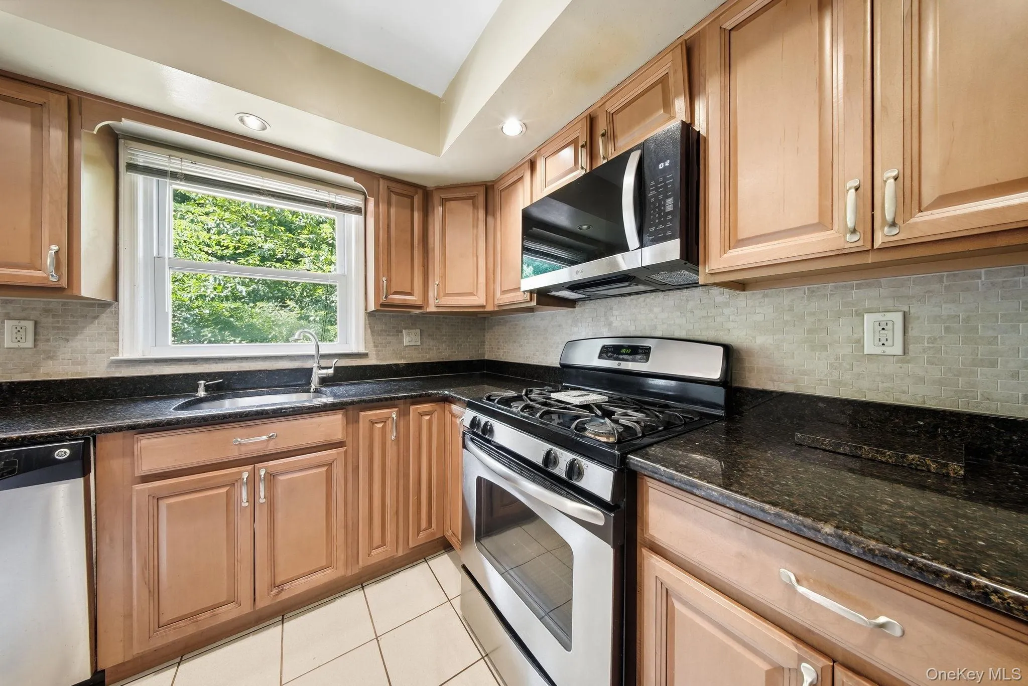 177 New Hempstead Road, Clarkstown, NY, 4 Bedrooms Bedrooms, 8 Rooms Rooms,2 BathroomsBathrooms,Residential,For Rent,New Hempstead,0,1019678 177 New Hempstead Road, Clarkstown, NY, 4 Bedrooms Bedrooms, 8 Rooms Rooms,2 BathroomsBathrooms,Residential,For Rent,New Hempstead,0,1019678