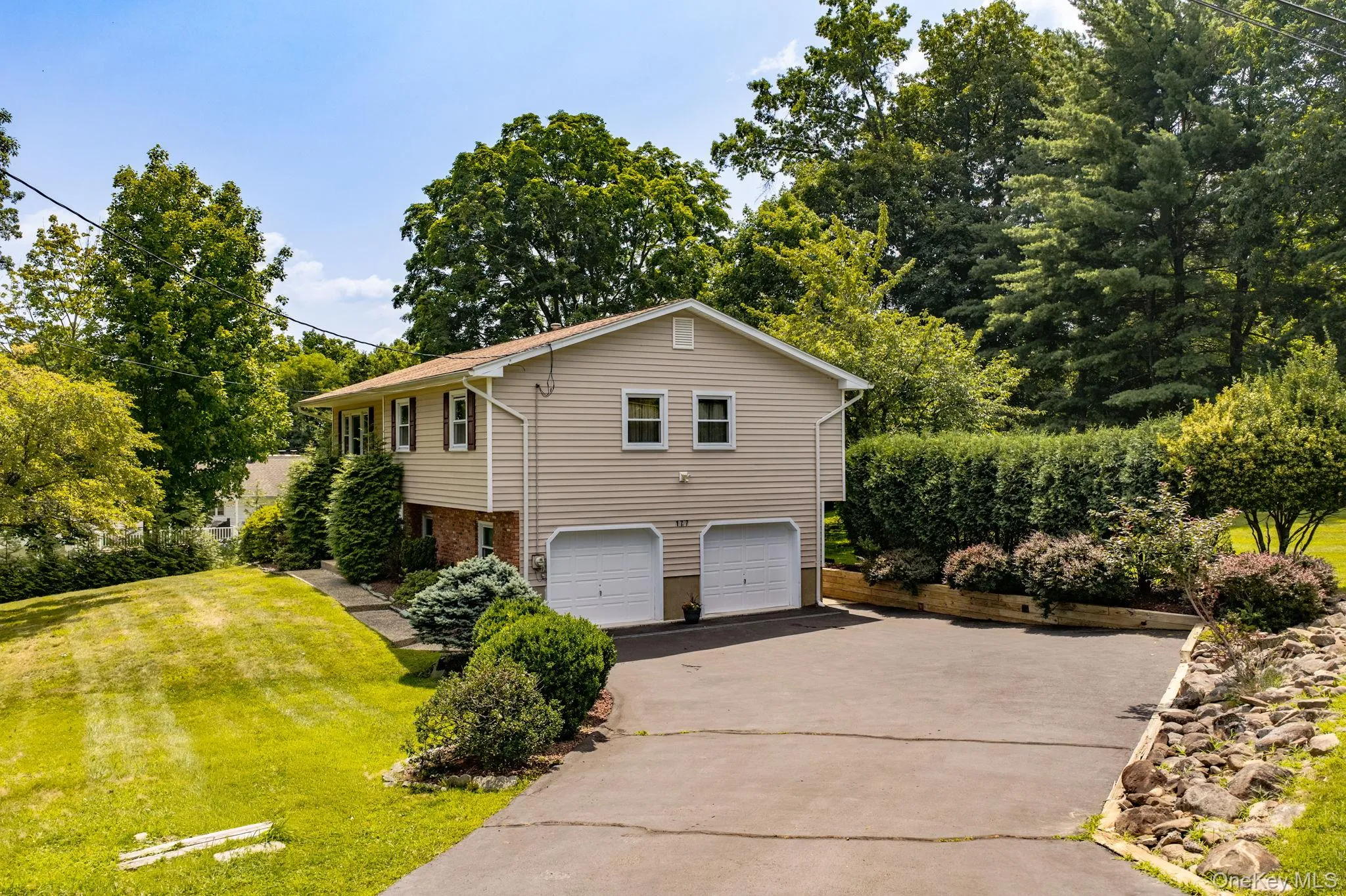 177 New Hempstead Road, Clarkstown, NY, 4 Bedrooms Bedrooms, 8 Rooms Rooms,2 BathroomsBathrooms,Residential,For Rent,New Hempstead,0,1019678 177 New Hempstead Road, Clarkstown, NY, 4 Bedrooms Bedrooms, 8 Rooms Rooms,2 BathroomsBathrooms,Residential,For Rent,New Hempstead,0,1019678