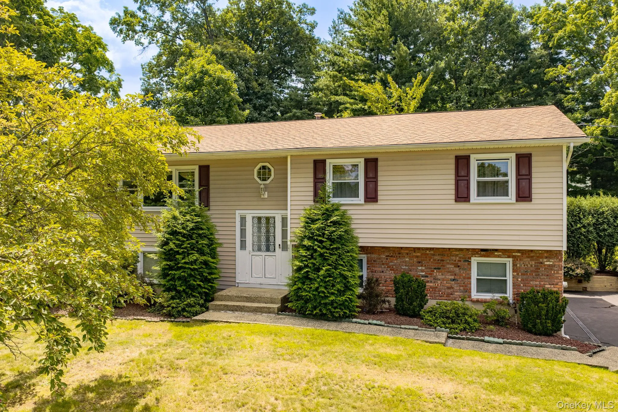 177 New Hempstead Road, Clarkstown, NY, 4 Bedrooms Bedrooms, 8 Rooms Rooms,2 BathroomsBathrooms,Residential,For Rent,New Hempstead,0,1019678 177 New Hempstead Road, Clarkstown, NY, 4 Bedrooms Bedrooms, 8 Rooms Rooms,2 BathroomsBathrooms,Residential,For Rent,New Hempstead,0,1019678