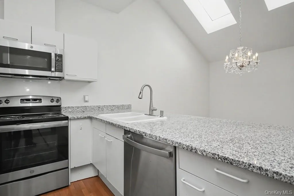 333 North State Road, Ossining, NY, 2 Bedrooms Bedrooms, 6 Rooms Rooms,2 BathroomsBathrooms,Residential Lease,For Rent,North State,0,1019680 333 North State Road, Ossining, NY, 2 Bedrooms Bedrooms, 6 Rooms Rooms,2 BathroomsBathrooms,Residential Lease,For Rent,North State,0,1019680