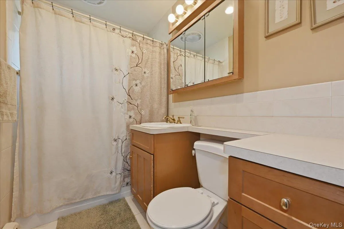 30 Universe Drive, Hempstead, NY, 5 Bedrooms Bedrooms, 8 Rooms Rooms,2 BathroomsBathrooms,Residential,For Rent,Universe,0,1019681 30 Universe Drive, Hempstead, NY, 5 Bedrooms Bedrooms, 8 Rooms Rooms,2 BathroomsBathrooms,Residential,For Rent,Universe,0,1019681