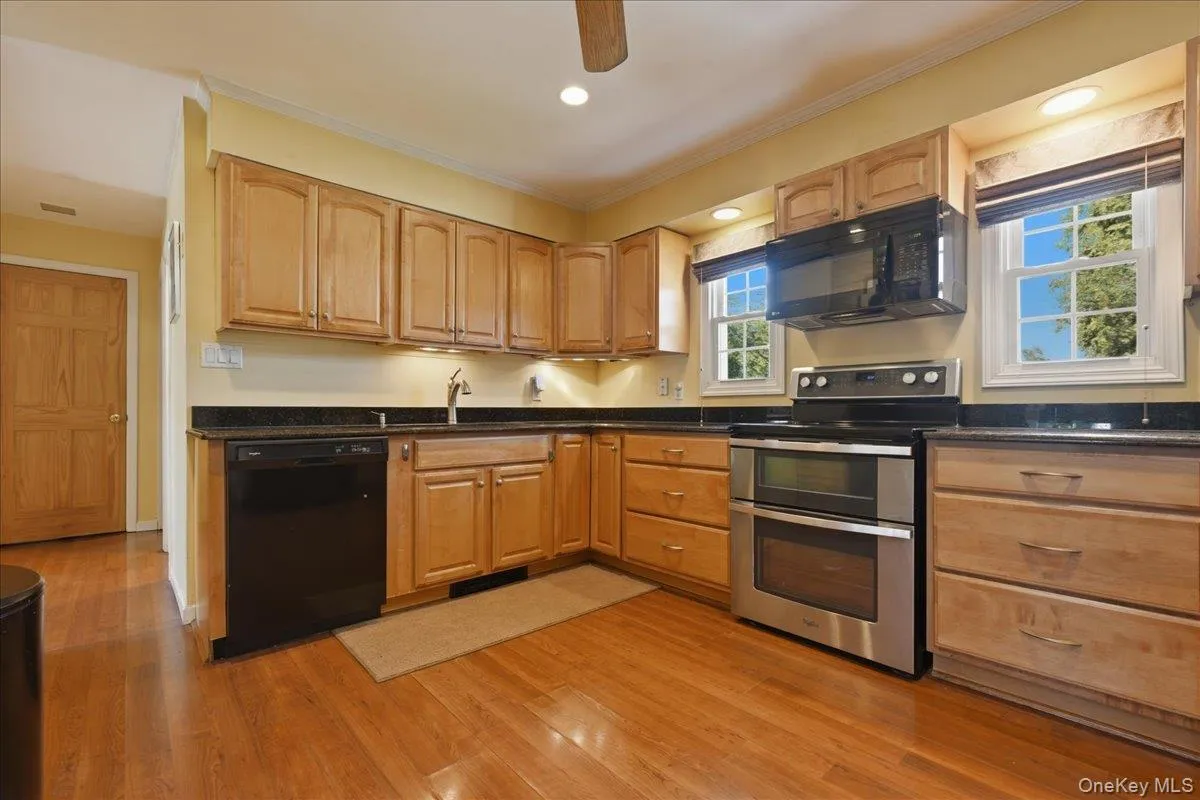 30 Universe Drive, Hempstead, NY, 5 Bedrooms Bedrooms, 8 Rooms Rooms,2 BathroomsBathrooms,Residential,For Rent,Universe,0,1019681 30 Universe Drive, Hempstead, NY, 5 Bedrooms Bedrooms, 8 Rooms Rooms,2 BathroomsBathrooms,Residential,For Rent,Universe,0,1019681