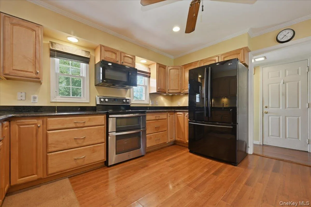 30 Universe Drive, Hempstead, NY, 5 Bedrooms Bedrooms, 8 Rooms Rooms,2 BathroomsBathrooms,Residential,For Rent,Universe,0,1019681 30 Universe Drive, Hempstead, NY, 5 Bedrooms Bedrooms, 8 Rooms Rooms,2 BathroomsBathrooms,Residential,For Rent,Universe,0,1019681