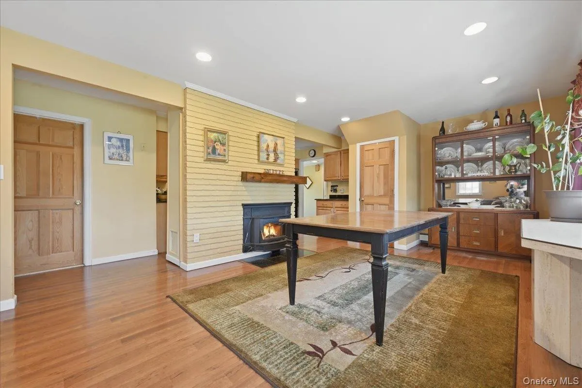 30 Universe Drive, Hempstead, NY, 5 Bedrooms Bedrooms, 8 Rooms Rooms,2 BathroomsBathrooms,Residential,For Rent,Universe,0,1019681 30 Universe Drive, Hempstead, NY, 5 Bedrooms Bedrooms, 8 Rooms Rooms,2 BathroomsBathrooms,Residential,For Rent,Universe,0,1019681