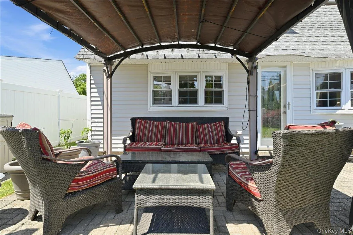 30 Universe Drive, Hempstead, NY, 5 Bedrooms Bedrooms, 8 Rooms Rooms,2 BathroomsBathrooms,Residential,For Rent,Universe,0,1019681 30 Universe Drive, Hempstead, NY, 5 Bedrooms Bedrooms, 8 Rooms Rooms,2 BathroomsBathrooms,Residential,For Rent,Universe,0,1019681
