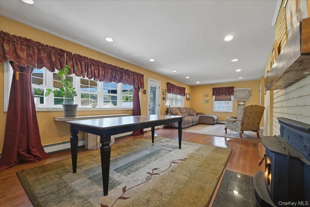 30 Universe Drive, Hempstead, NY, 5 Bedrooms Bedrooms, 8 Rooms Rooms,2 BathroomsBathrooms,Residential,For Rent,Universe,0,1019681 30 Universe Drive, Hempstead, NY, 5 Bedrooms Bedrooms, 8 Rooms Rooms,2 BathroomsBathrooms,Residential,For Rent,Universe,0,1019681