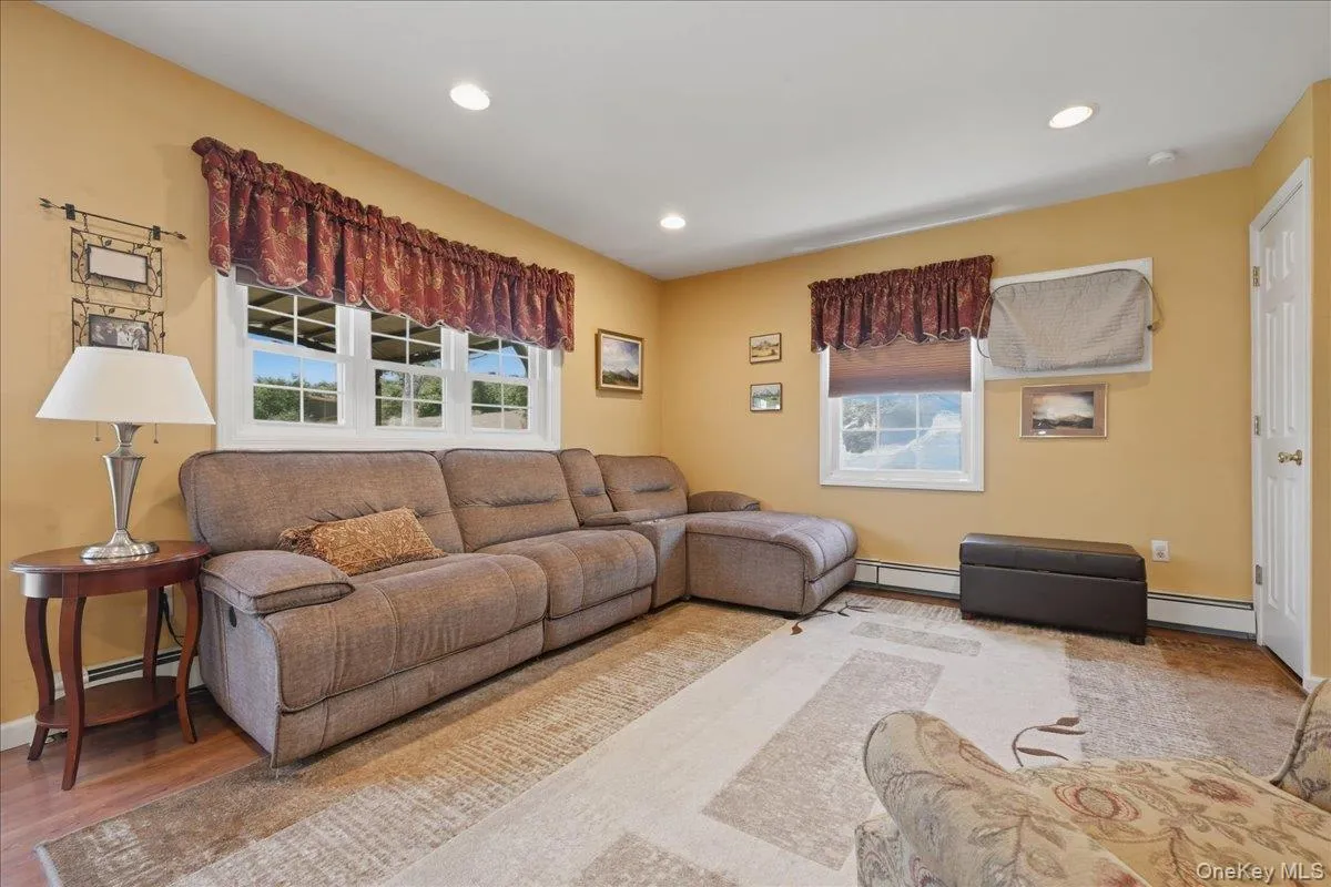 30 Universe Drive, Hempstead, NY, 5 Bedrooms Bedrooms, 8 Rooms Rooms,2 BathroomsBathrooms,Residential,For Rent,Universe,0,1019681 30 Universe Drive, Hempstead, NY, 5 Bedrooms Bedrooms, 8 Rooms Rooms,2 BathroomsBathrooms,Residential,For Rent,Universe,0,1019681