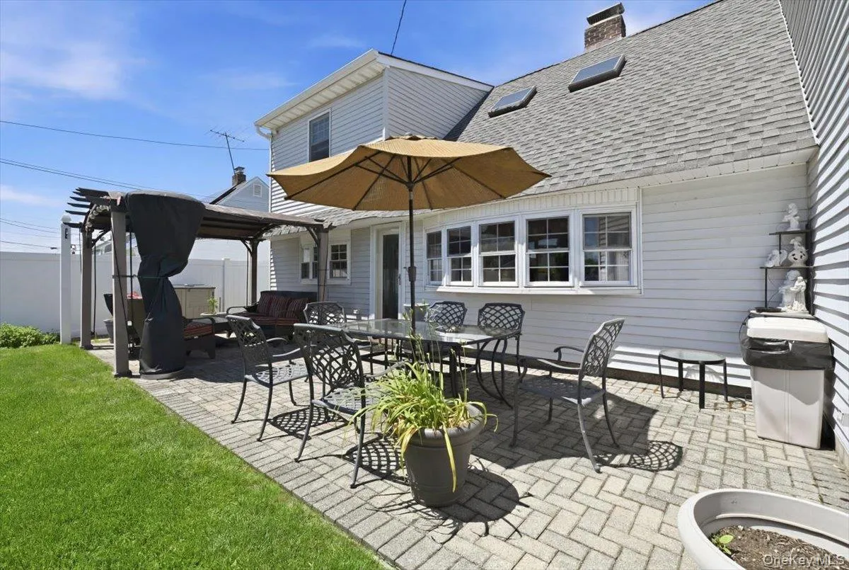 30 Universe Drive, Hempstead, NY, 5 Bedrooms Bedrooms, 8 Rooms Rooms,2 BathroomsBathrooms,Residential,For Rent,Universe,0,1019681 30 Universe Drive, Hempstead, NY, 5 Bedrooms Bedrooms, 8 Rooms Rooms,2 BathroomsBathrooms,Residential,For Rent,Universe,0,1019681