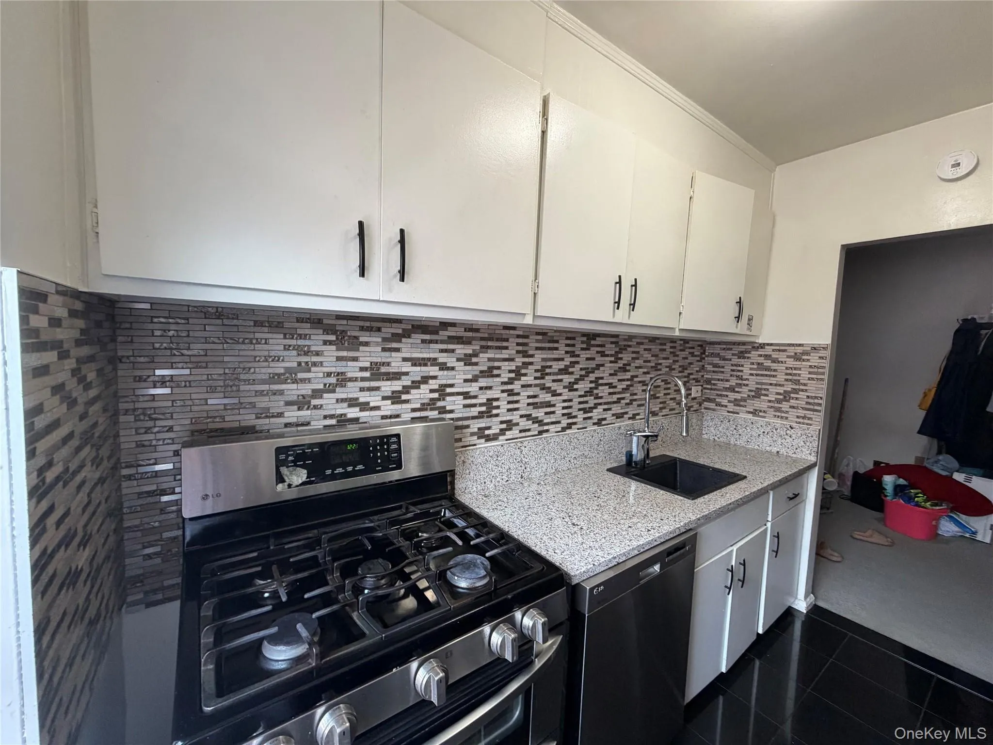 32-42 89th Street, New York, NY, 1 Bedroom Bedrooms, 3 Rooms Rooms,1 BathroomBathrooms,Residential,For Rent,89th,0,1019687 32-42 89th Street, New York, NY, 1 Bedroom Bedrooms, 3 Rooms Rooms,1 BathroomBathrooms,Residential,For Rent,89th,0,1019687