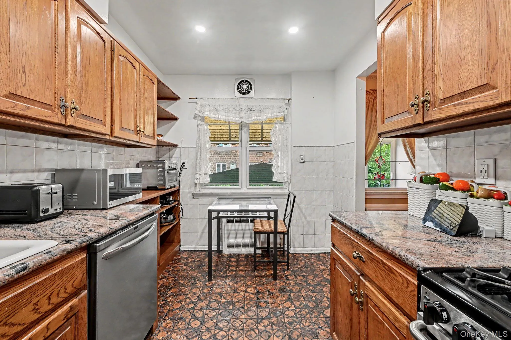Dine in Kitchen Dine in Kitchen