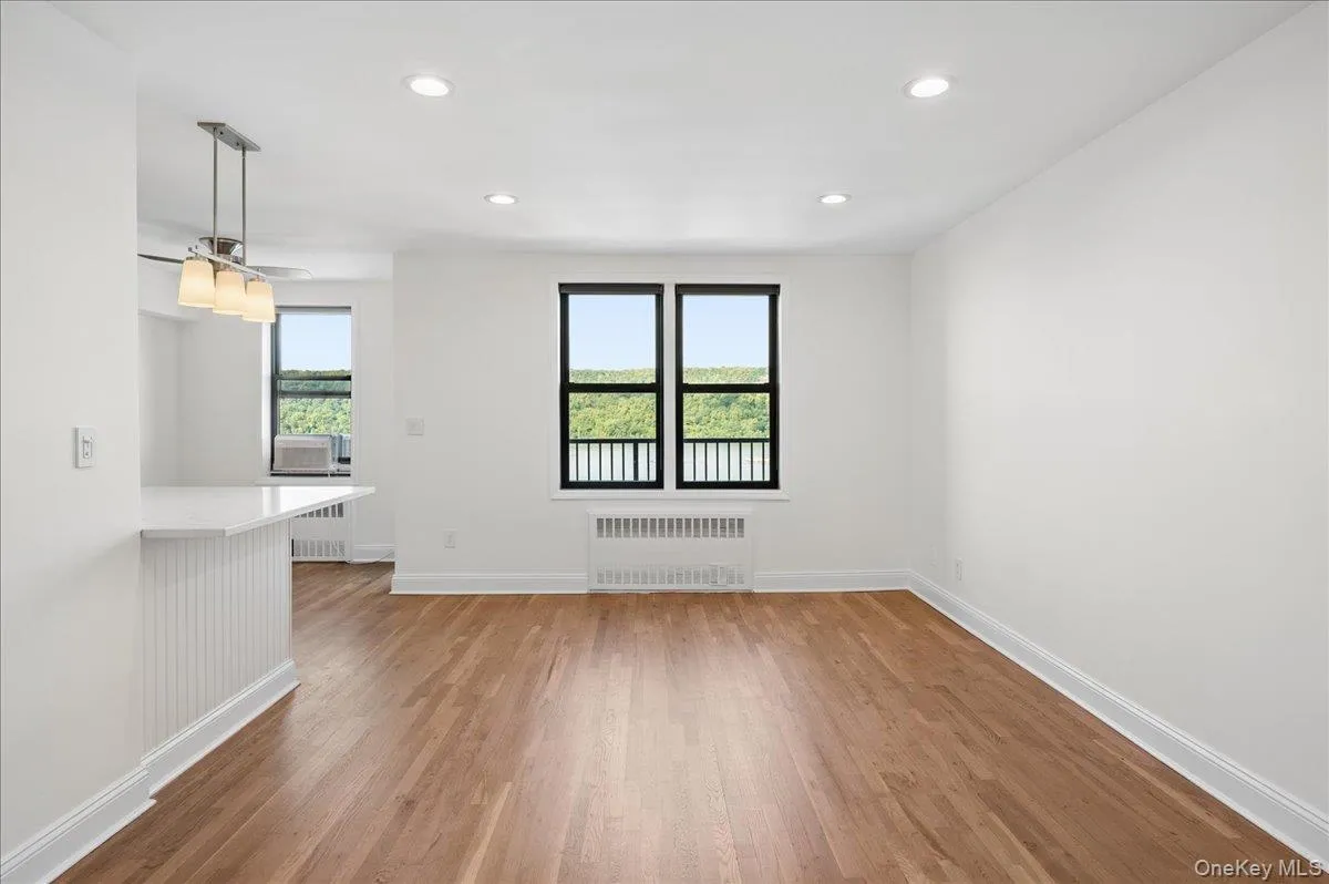 678 Warburton Avenue, Yonkers, NY, 3 Bedrooms Bedrooms, 7 Rooms Rooms,3 BathroomsBathrooms,Residential,For Rent,Warburton,0,1019693 678 Warburton Avenue, Yonkers, NY, 3 Bedrooms Bedrooms, 7 Rooms Rooms,3 BathroomsBathrooms,Residential,For Rent,Warburton,0,1019693