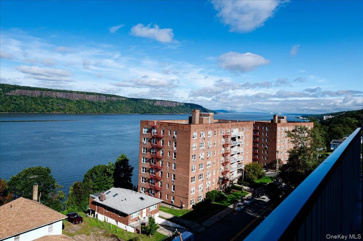 678 Warburton Avenue, Yonkers, NY, 3 Bedrooms Bedrooms, 7 Rooms Rooms,3 BathroomsBathrooms,Residential,For Rent,Warburton,0,1019693 678 Warburton Avenue, Yonkers, NY, 3 Bedrooms Bedrooms, 7 Rooms Rooms,3 BathroomsBathrooms,Residential,For Rent,Warburton,0,1019693