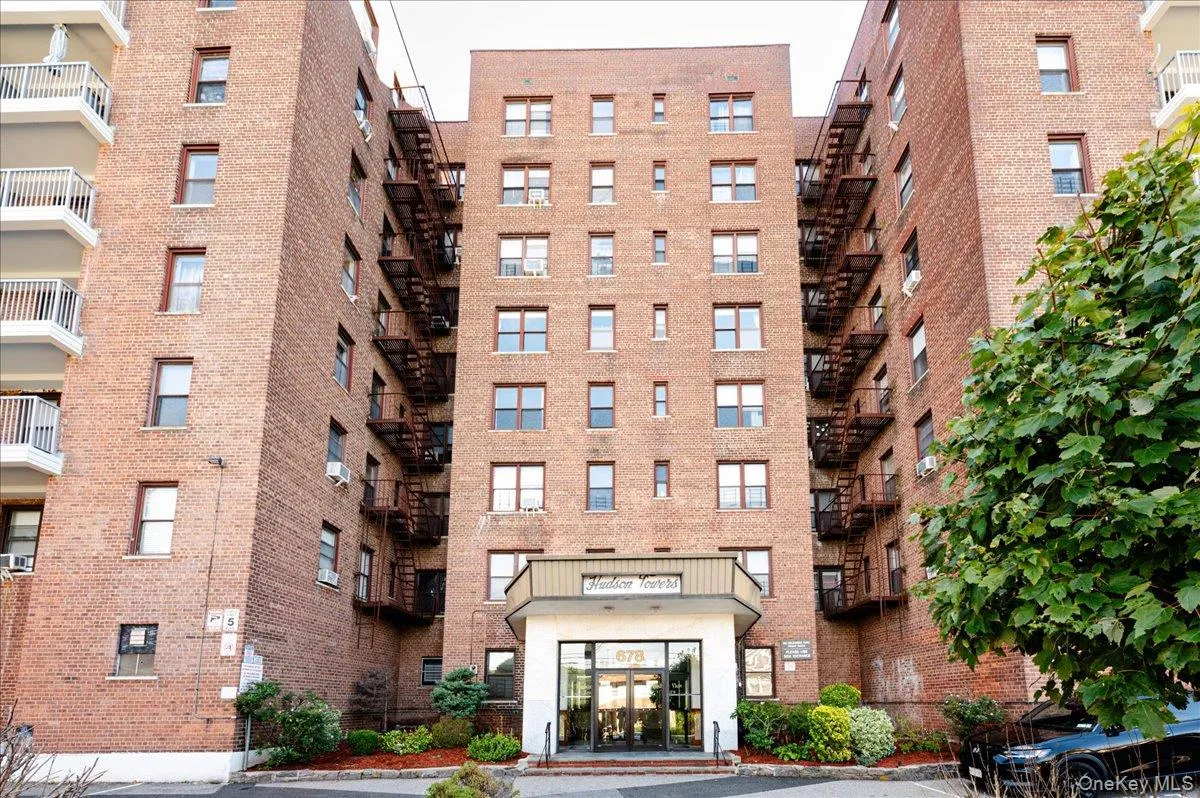 678 Warburton Avenue, Yonkers, NY, 3 Bedrooms Bedrooms, 7 Rooms Rooms,3 BathroomsBathrooms,Residential,For Rent,Warburton,0,1019693 678 Warburton Avenue, Yonkers, NY, 3 Bedrooms Bedrooms, 7 Rooms Rooms,3 BathroomsBathrooms,Residential,For Rent,Warburton,0,1019693