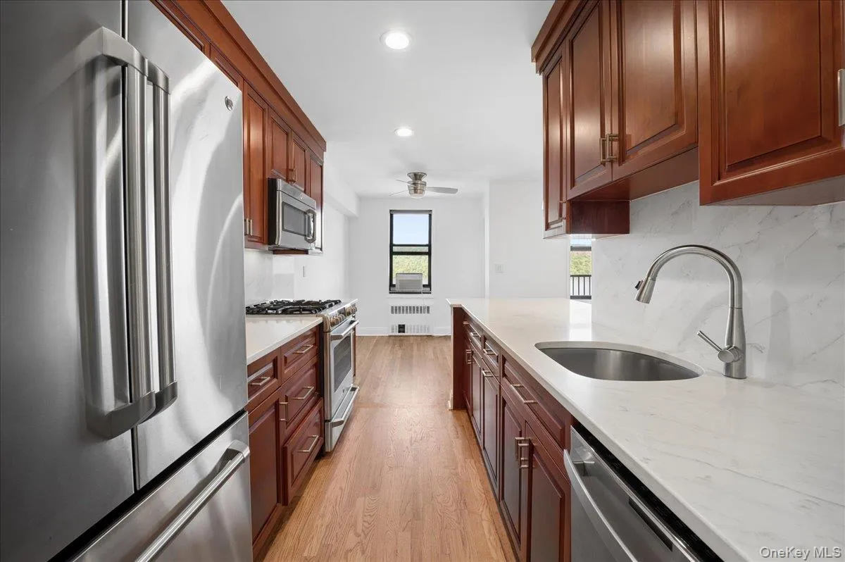 678 Warburton Avenue, Yonkers, NY, 3 Bedrooms Bedrooms, 7 Rooms Rooms,3 BathroomsBathrooms,Residential,For Rent,Warburton,0,1019693 678 Warburton Avenue, Yonkers, NY, 3 Bedrooms Bedrooms, 7 Rooms Rooms,3 BathroomsBathrooms,Residential,For Rent,Warburton,0,1019693
