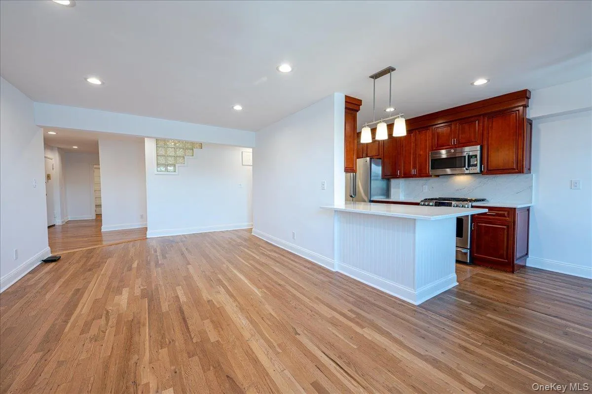 678 Warburton Avenue, Yonkers, NY, 3 Bedrooms Bedrooms, 7 Rooms Rooms,3 BathroomsBathrooms,Residential,For Rent,Warburton,0,1019693 678 Warburton Avenue, Yonkers, NY, 3 Bedrooms Bedrooms, 7 Rooms Rooms,3 BathroomsBathrooms,Residential,For Rent,Warburton,0,1019693