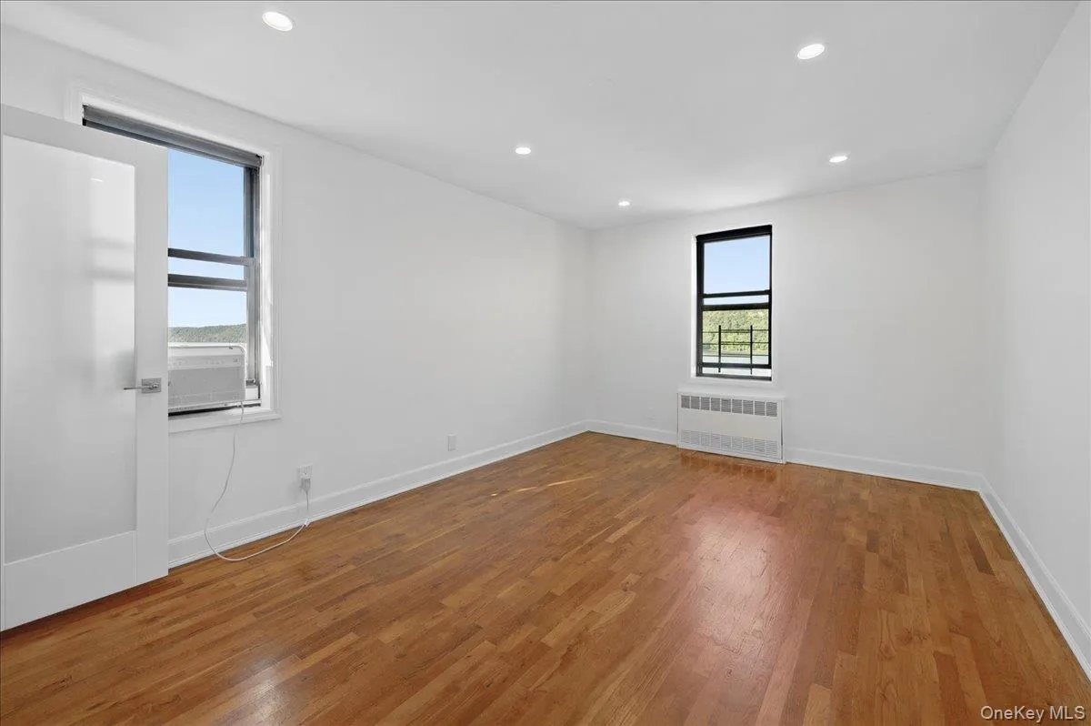 678 Warburton Avenue, Yonkers, NY, 3 Bedrooms Bedrooms, 7 Rooms Rooms,3 BathroomsBathrooms,Residential,For Rent,Warburton,0,1019693 678 Warburton Avenue, Yonkers, NY, 3 Bedrooms Bedrooms, 7 Rooms Rooms,3 BathroomsBathrooms,Residential,For Rent,Warburton,0,1019693