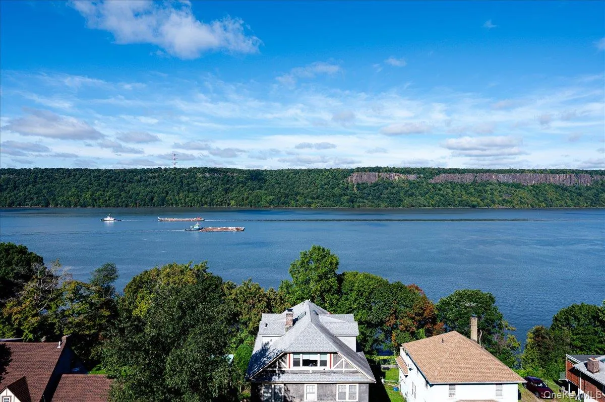 678 Warburton Avenue, Yonkers, NY, 3 Bedrooms Bedrooms, 7 Rooms Rooms,3 BathroomsBathrooms,Residential,For Rent,Warburton,0,1019693 678 Warburton Avenue, Yonkers, NY, 3 Bedrooms Bedrooms, 7 Rooms Rooms,3 BathroomsBathrooms,Residential,For Rent,Warburton,0,1019693
