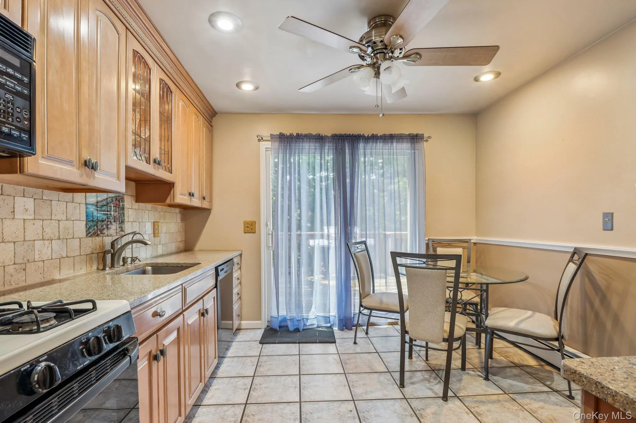 103 Old Haverstraw Road, Clarkstown, NY, 4 Bedrooms Bedrooms, 8 Rooms Rooms,2 BathroomsBathrooms,Residential,For Rent,Old Haverstraw,0,1019715 103 Old Haverstraw Road, Clarkstown, NY, 4 Bedrooms Bedrooms, 8 Rooms Rooms,2 BathroomsBathrooms,Residential,For Rent,Old Haverstraw,0,1019715