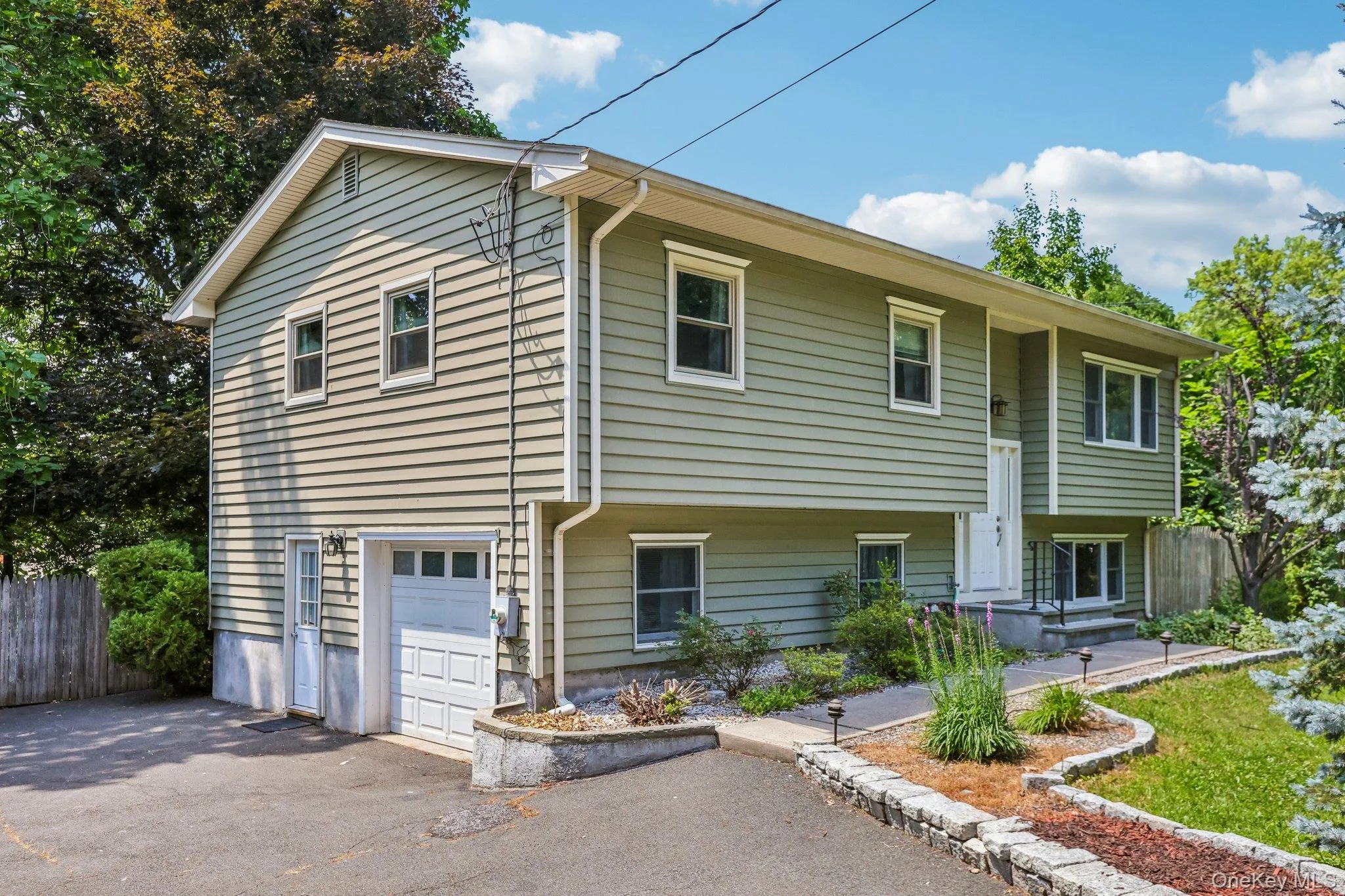 103 Old Haverstraw Road, Clarkstown, NY, 4 Bedrooms Bedrooms, 8 Rooms Rooms,2 BathroomsBathrooms,Residential,For Rent,Old Haverstraw,0,1019715 103 Old Haverstraw Road, Clarkstown, NY, 4 Bedrooms Bedrooms, 8 Rooms Rooms,2 BathroomsBathrooms,Residential,For Rent,Old Haverstraw,0,1019715