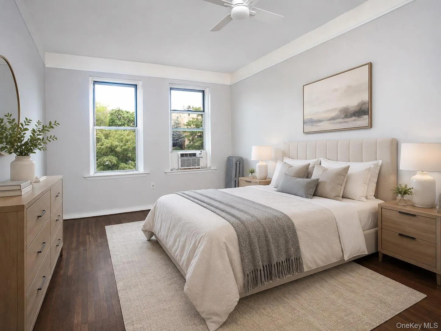 Virtually Staged:Oversized Bedroom Living room with high Ceilings and Sunny Courtyard views Virtually Staged:Oversized Bedroom Living room with high Ceilings and Sunny Courtyard views