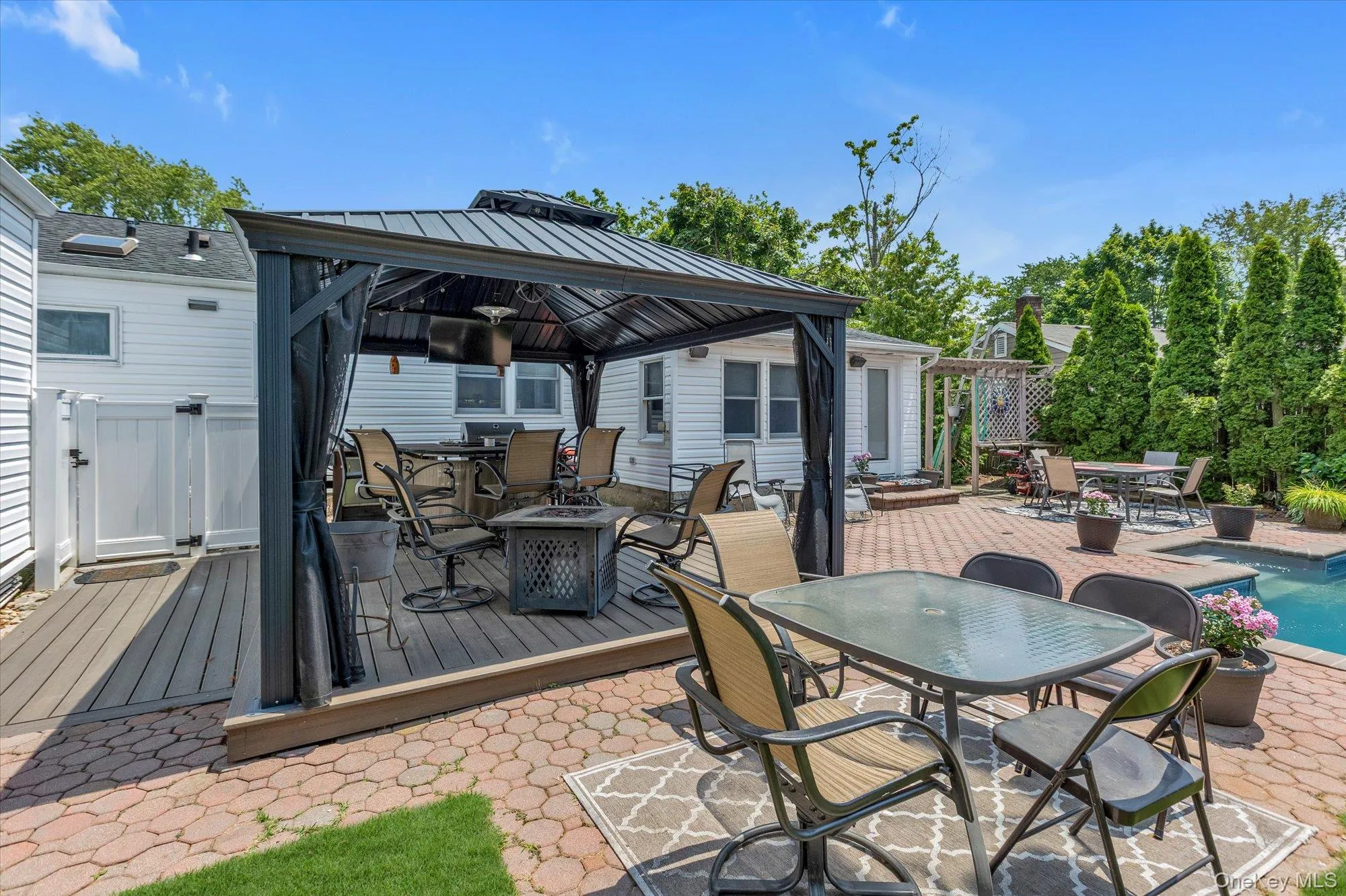 15 Elberta Drive, Huntington, NY, 3 Bedrooms Bedrooms, 7 Rooms Rooms,2 BathroomsBathrooms,Residential,For Rent,Elberta,0,1019717 15 Elberta Drive, Huntington, NY, 3 Bedrooms Bedrooms, 7 Rooms Rooms,2 BathroomsBathrooms,Residential,For Rent,Elberta,0,1019717