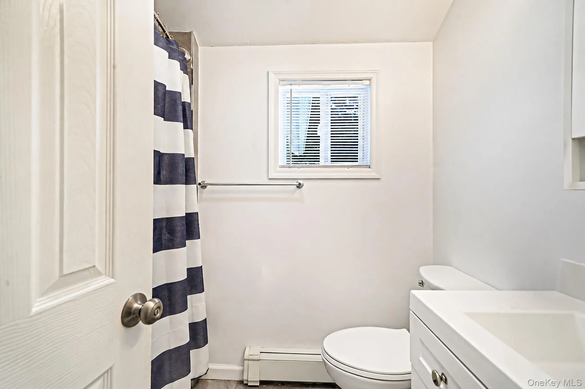 86 Eastview Road, Islip, NY, 3 Bedrooms Bedrooms, 7 Rooms Rooms,2 BathroomsBathrooms,Residential,For Rent,Eastview,0,1019734 86 Eastview Road, Islip, NY, 3 Bedrooms Bedrooms, 7 Rooms Rooms,2 BathroomsBathrooms,Residential,For Rent,Eastview,0,1019734
