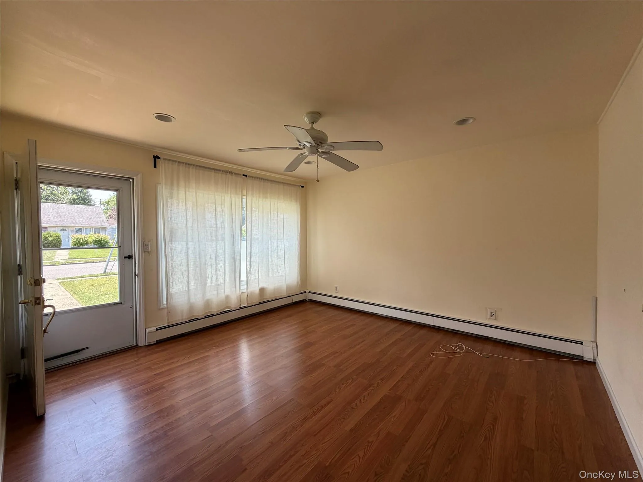 38 Island Street, Oyster Bay, NY, 3 Bedrooms Bedrooms, 6 Rooms Rooms,1 BathroomBathrooms,Residential Lease,For Rent,Island,0,1019739 38 Island Street, Oyster Bay, NY, 3 Bedrooms Bedrooms, 6 Rooms Rooms,1 BathroomBathrooms,Residential Lease,For Rent,Island,0,1019739