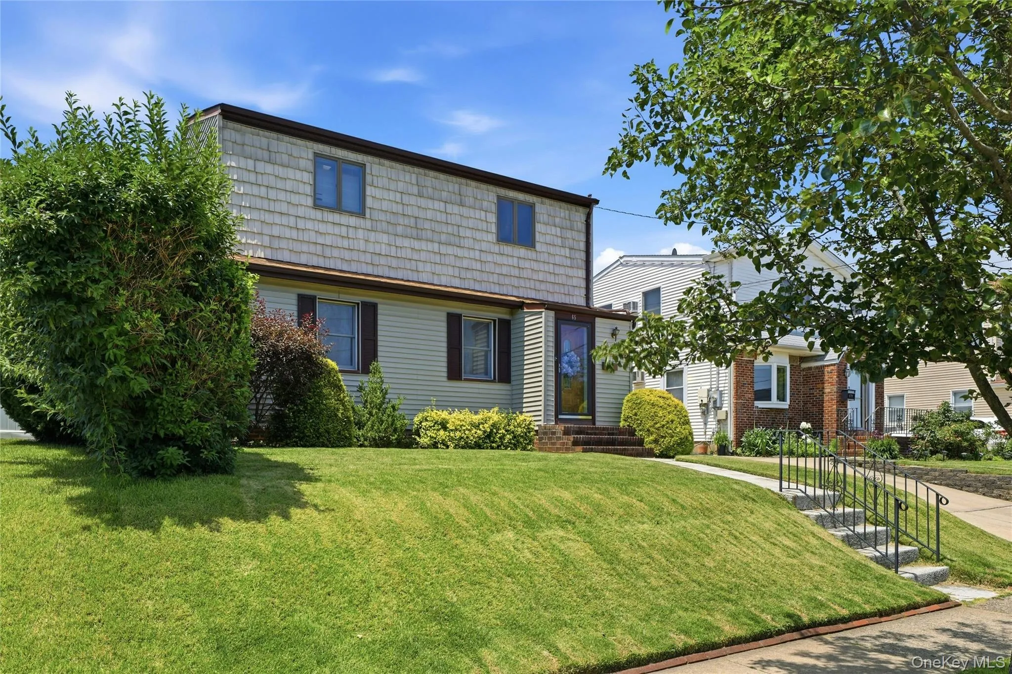 65 Moore Street, North Hempstead, NY, 4 Bedrooms Bedrooms, 10 Rooms Rooms,2 BathroomsBathrooms,Residential,For Rent,Moore,0,1019743 65 Moore Street, North Hempstead, NY, 4 Bedrooms Bedrooms, 10 Rooms Rooms,2 BathroomsBathrooms,Residential,For Rent,Moore,0,1019743