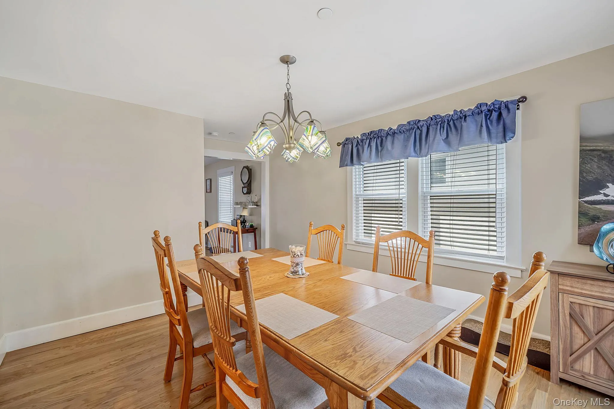 Light-filled dining area adjacent to the kitchen and living room Light-filled dining area adjacent to the kitchen and living room