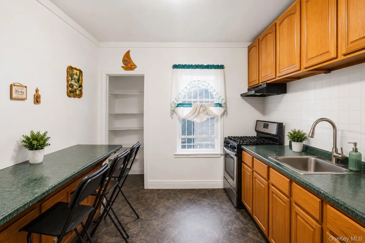 212-16 93rd Avenue, New York, NY, 4 Bedrooms Bedrooms, 18 Rooms Rooms,2 BathroomsBathrooms,Residential,For Rent,93rd,0,1019752 212-16 93rd Avenue, New York, NY, 4 Bedrooms Bedrooms, 18 Rooms Rooms,2 BathroomsBathrooms,Residential,For Rent,93rd,0,1019752