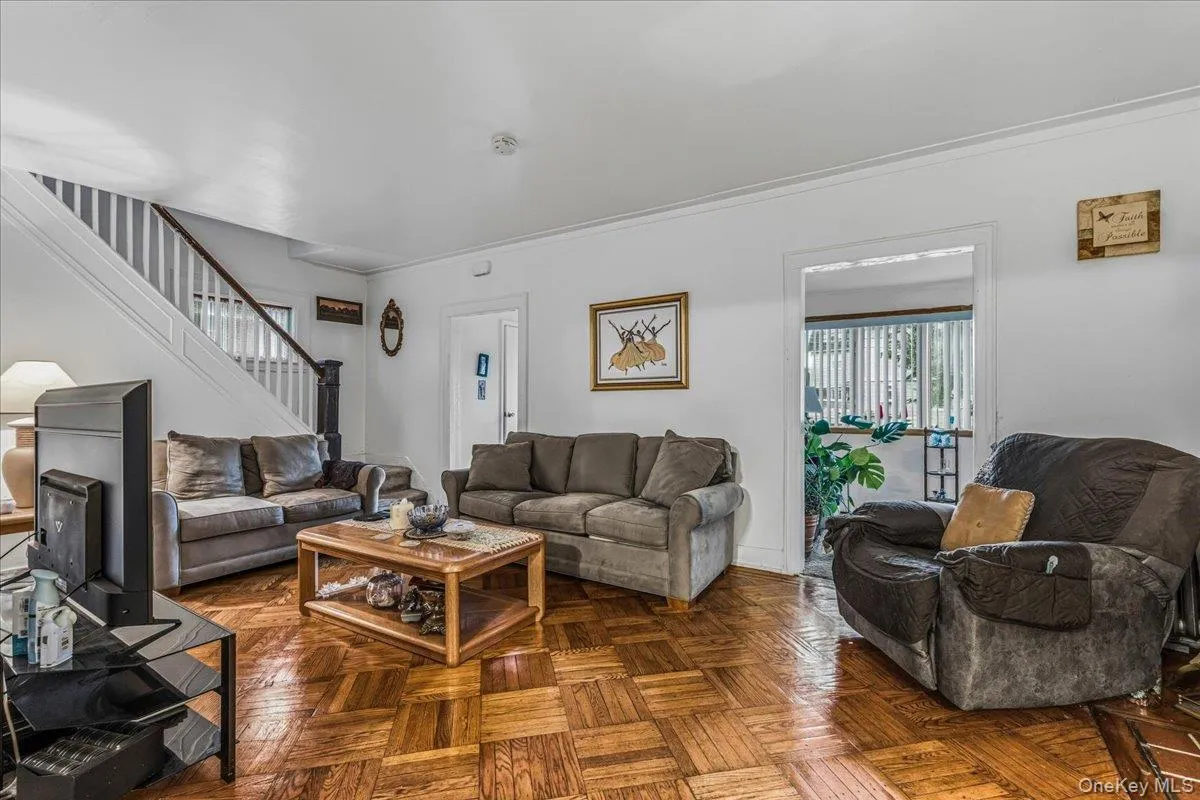 212-16 93rd Avenue, New York, NY, 4 Bedrooms Bedrooms, 18 Rooms Rooms,2 BathroomsBathrooms,Residential,For Rent,93rd,0,1019752 212-16 93rd Avenue, New York, NY, 4 Bedrooms Bedrooms, 18 Rooms Rooms,2 BathroomsBathrooms,Residential,For Rent,93rd,0,1019752