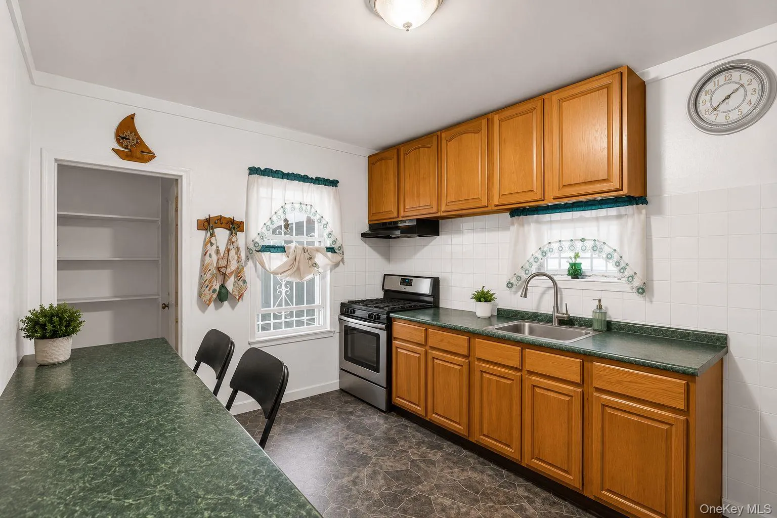 212-16 93rd Avenue, New York, NY, 4 Bedrooms Bedrooms, 18 Rooms Rooms,2 BathroomsBathrooms,Residential,For Rent,93rd,0,1019752 212-16 93rd Avenue, New York, NY, 4 Bedrooms Bedrooms, 18 Rooms Rooms,2 BathroomsBathrooms,Residential,For Rent,93rd,0,1019752