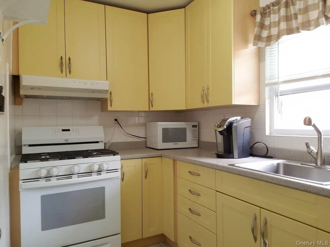 330 Broadway, Greenburgh, NY, 2 Bedrooms Bedrooms, 4 Rooms Rooms,1 BathroomBathrooms,Residential,For Rent,Broadway,0,1019764 330 Broadway, Greenburgh, NY, 2 Bedrooms Bedrooms, 4 Rooms Rooms,1 BathroomBathrooms,Residential,For Rent,Broadway,0,1019764