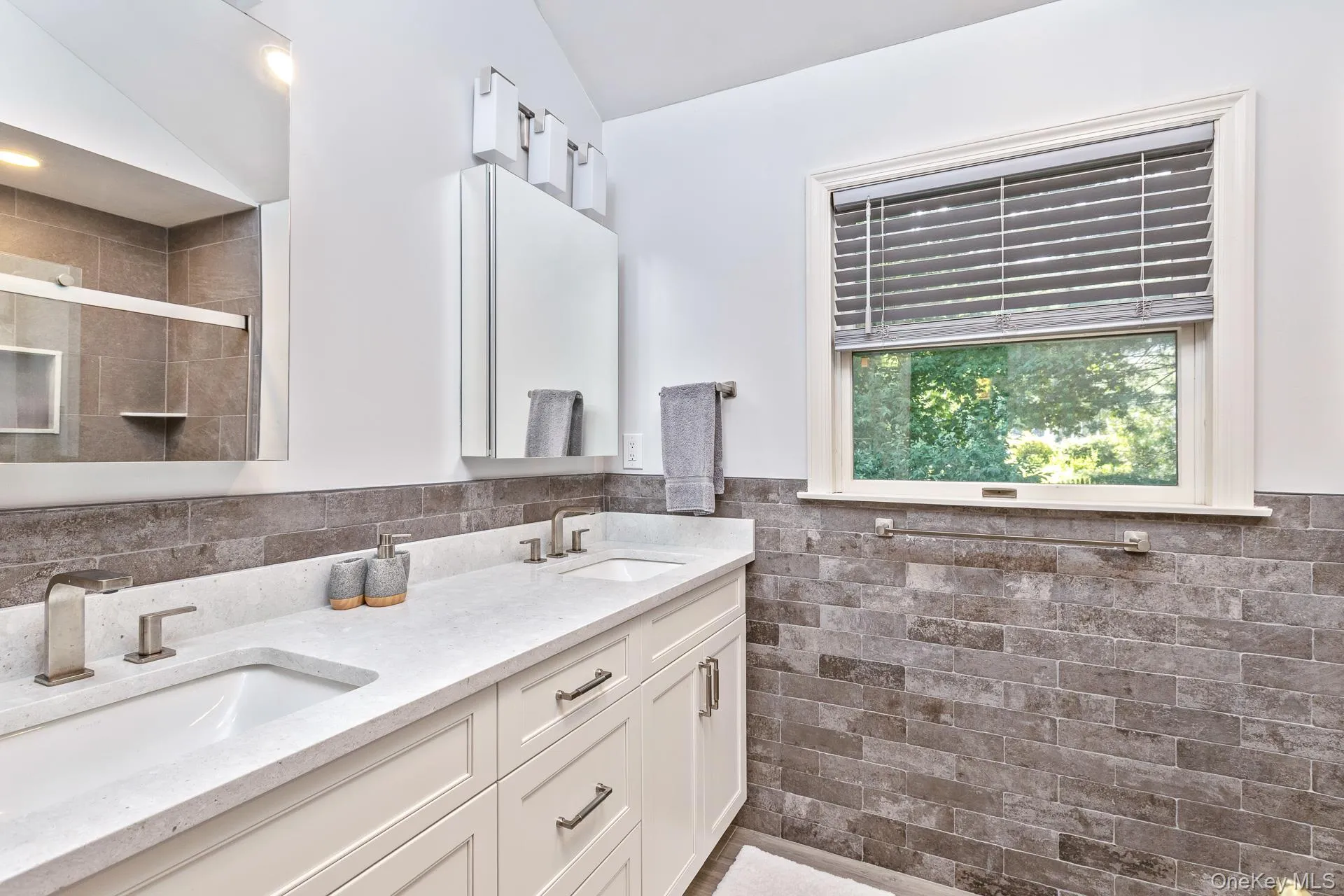 6 Cedar Drive, Brookhaven, NY, 4 Bedrooms Bedrooms, 8 Rooms Rooms,3 BathroomsBathrooms,Residential,For Rent,Cedar,0,1019772 6 Cedar Drive, Brookhaven, NY, 4 Bedrooms Bedrooms, 8 Rooms Rooms,3 BathroomsBathrooms,Residential,For Rent,Cedar,0,1019772