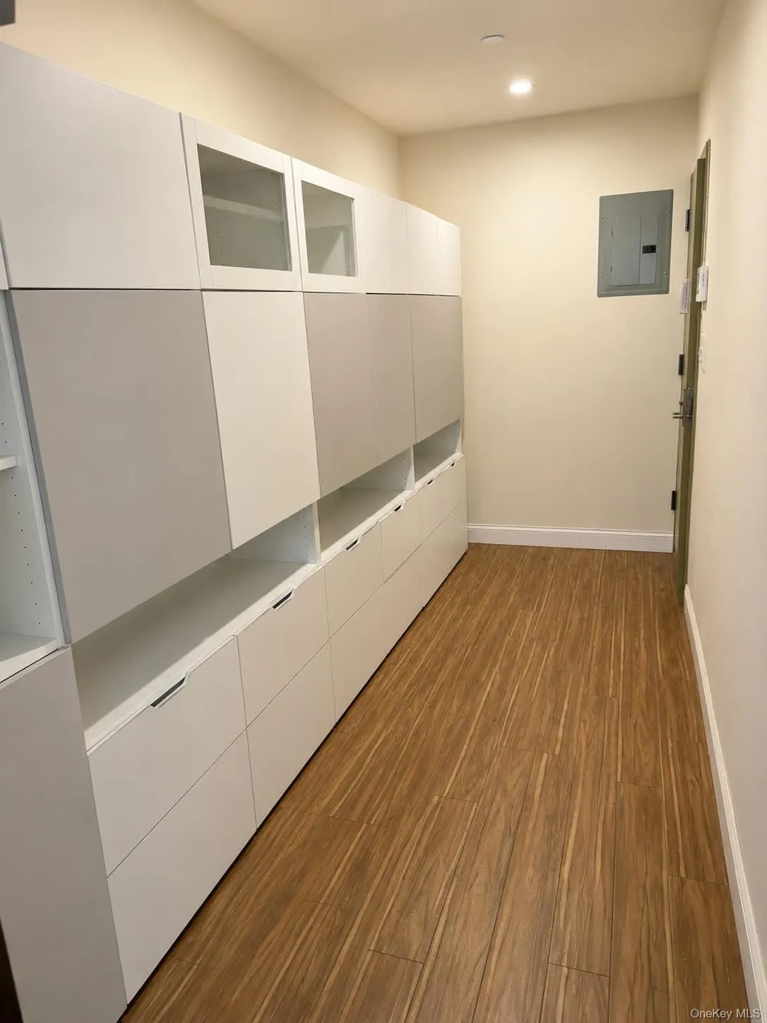 3215 Leavitt Street, New York, NY, 2 Rooms Rooms,1 BathroomBathrooms,Residential,For Rent,Leavitt,0,1019775 3215 Leavitt Street, New York, NY, 2 Rooms Rooms,1 BathroomBathrooms,Residential,For Rent,Leavitt,0,1019775